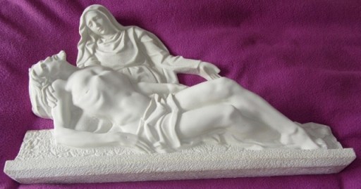 VIRGEN PIEDAD Plafón Marmolina Blanca 53x37x7 (1)